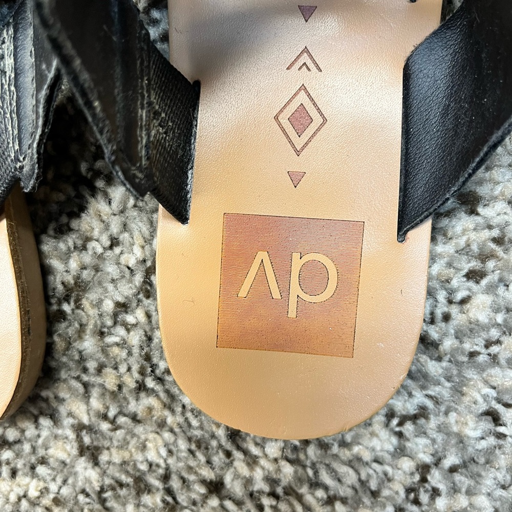 Women’s sandals